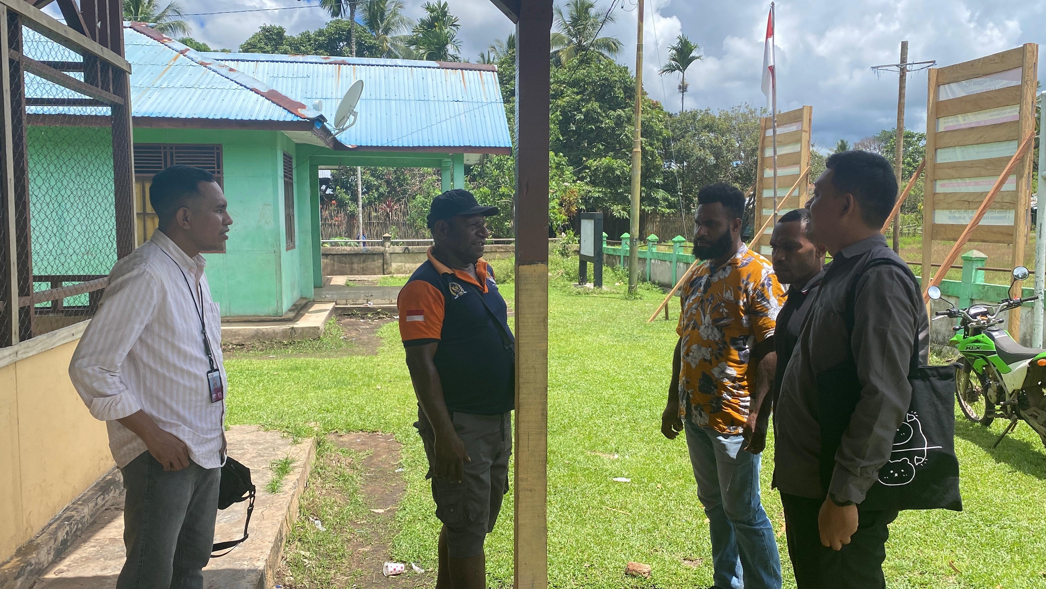 Diskusi dengan Para Perangkat Kampung Kweel